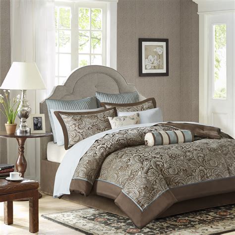 Best comforter set - Best Sellers in Bedding Comforters & Sets. #1. Amazon Basics Ultra-Soft Micromink Sherpa Comforter Bed Set - Charcoal, Full/Queen. 56,971. 2 offers from $37.91. #2. EnvioHome King Size Comforter Set Lightweight Bedding Comforters & Sets Ultra-Soft All Season 3 Pieces - Pink Floral, King. 91.